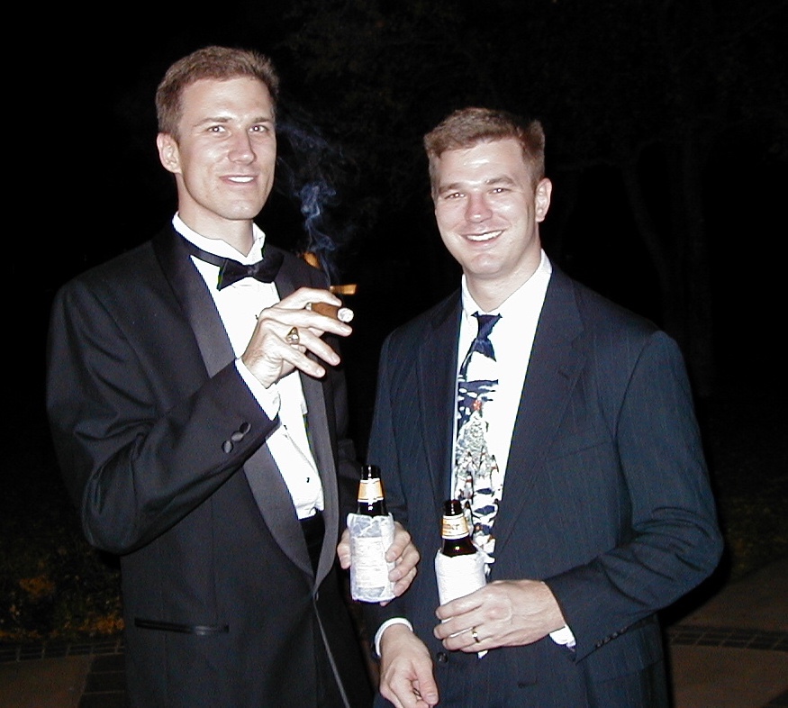 1999-12-17-Tivoli-Travis-Justin-Cigar-06.jpg